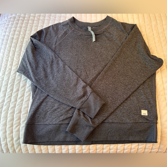 Vuori Tops - Vuori Women’s Heathered Gray (almost black) sweatshirt